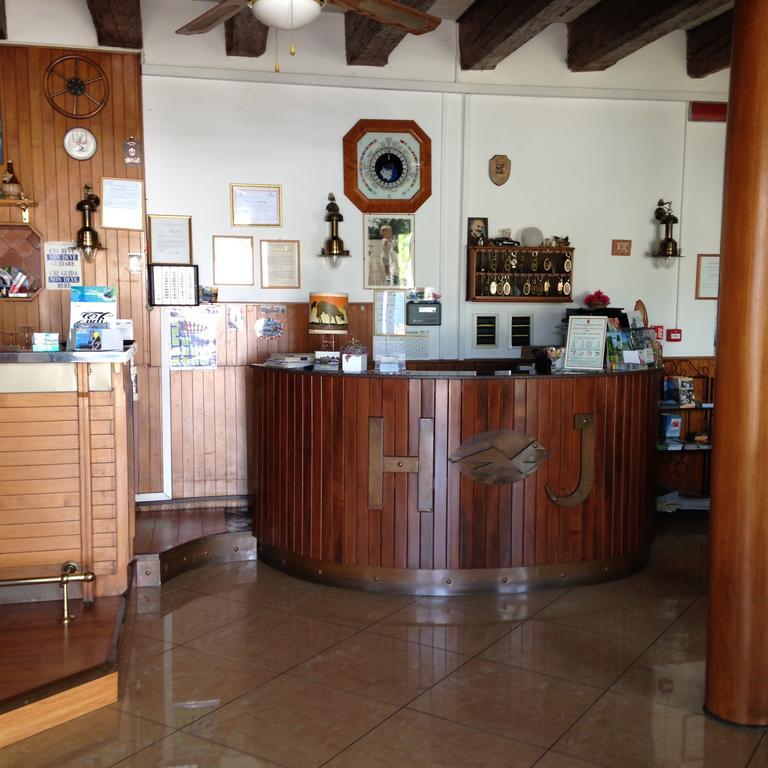 Hotel Johnson Peschiera del Garda Bagian luar foto