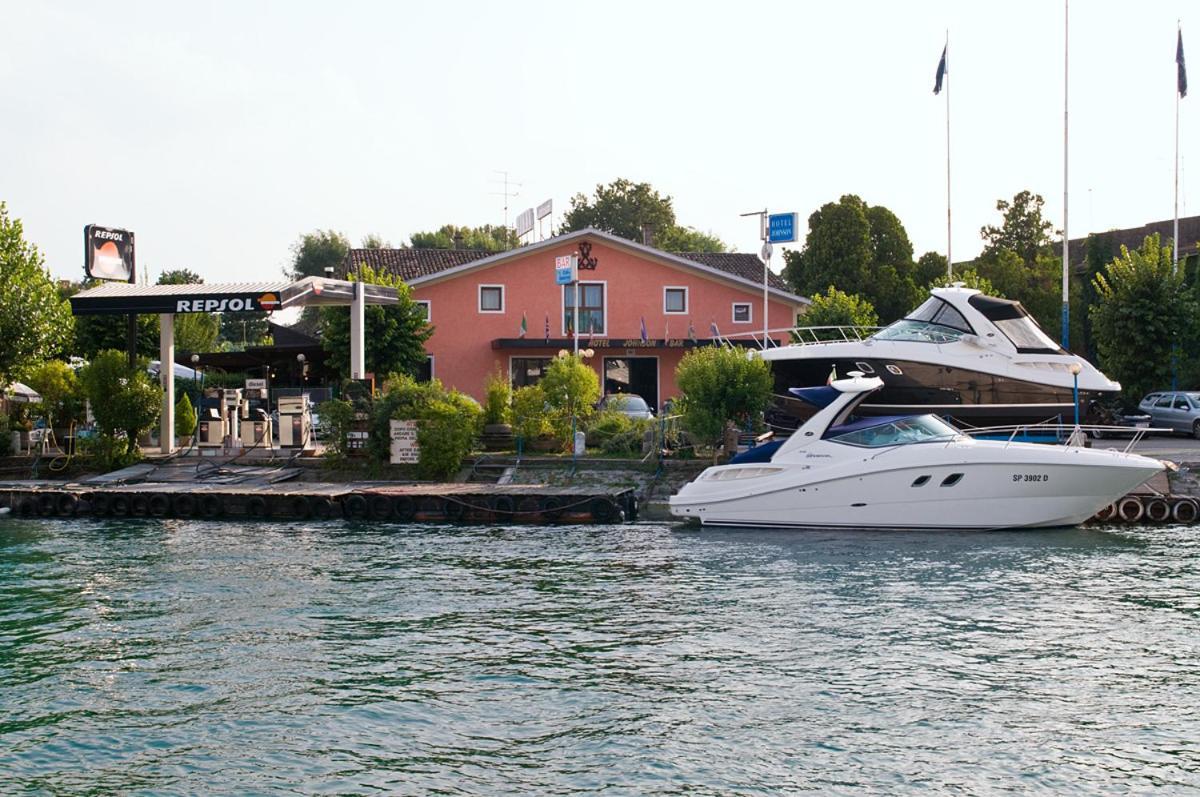 Hotel Johnson Peschiera del Garda Bagian luar foto
