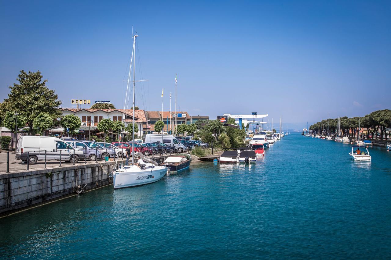 Hotel Johnson Peschiera del Garda Bagian luar foto