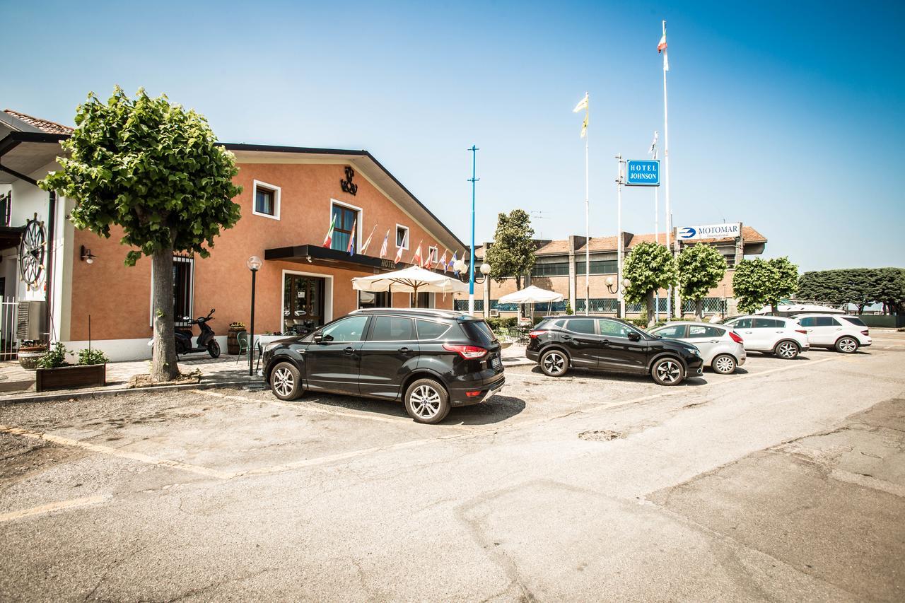 Hotel Johnson Peschiera del Garda Bagian luar foto