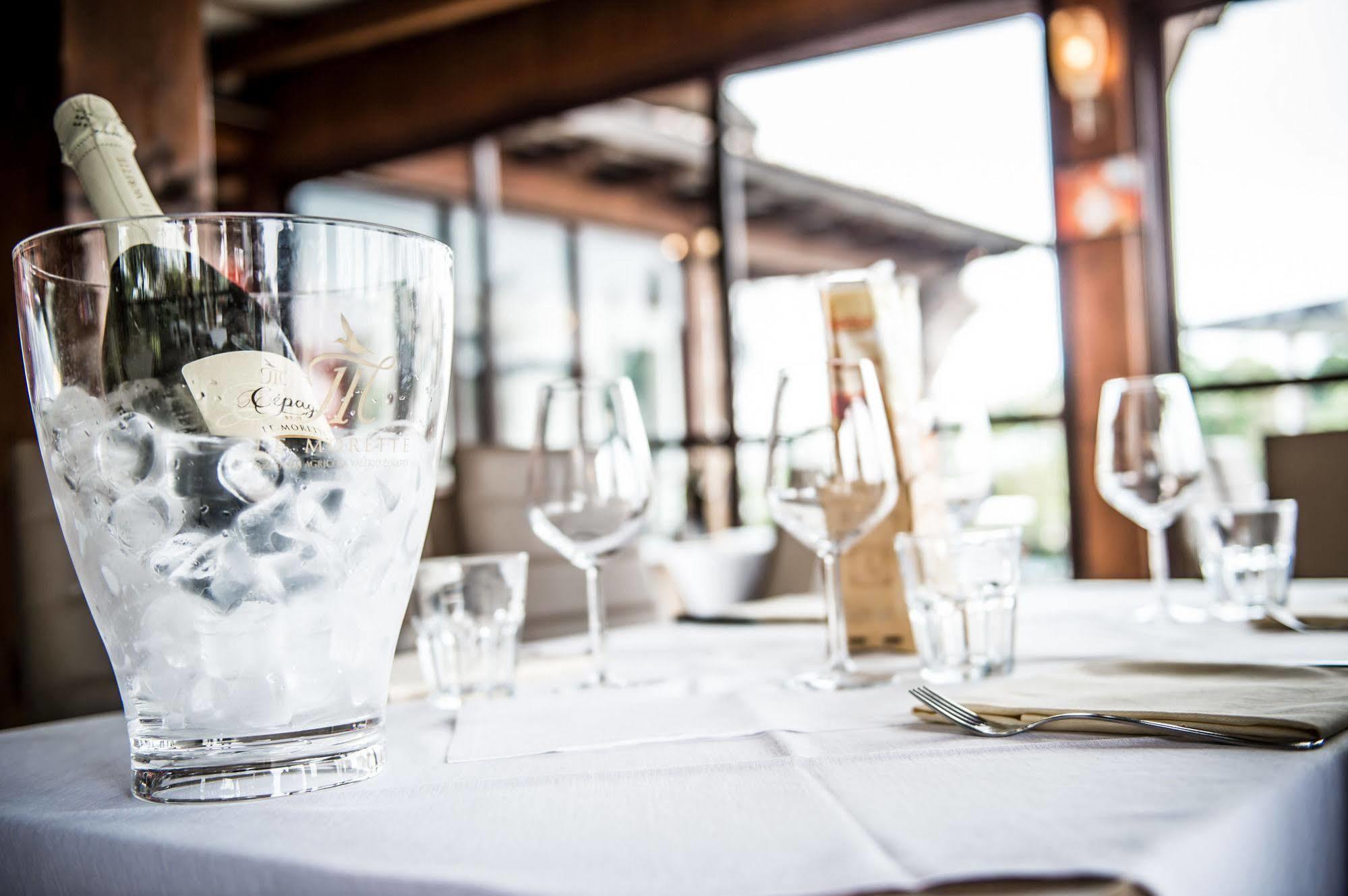 Hotel Johnson Peschiera del Garda Bagian luar foto