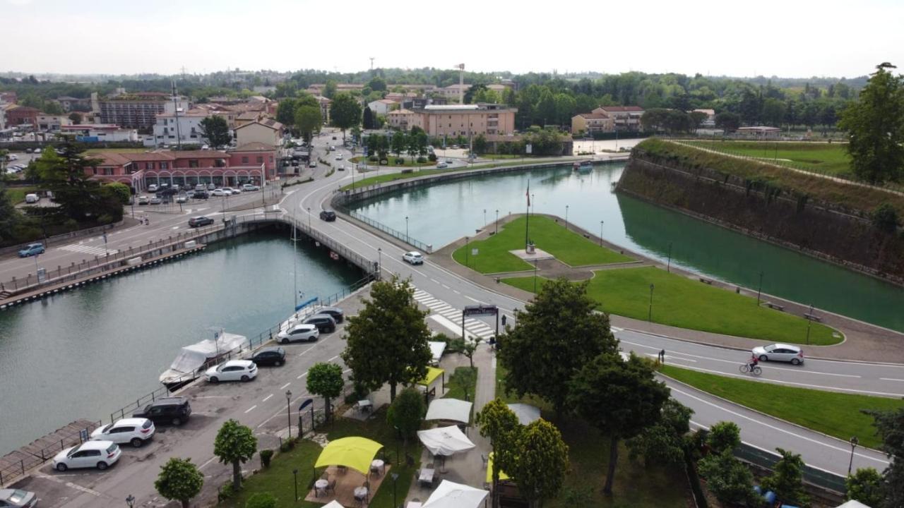 Hotel Johnson Peschiera del Garda Bagian luar foto