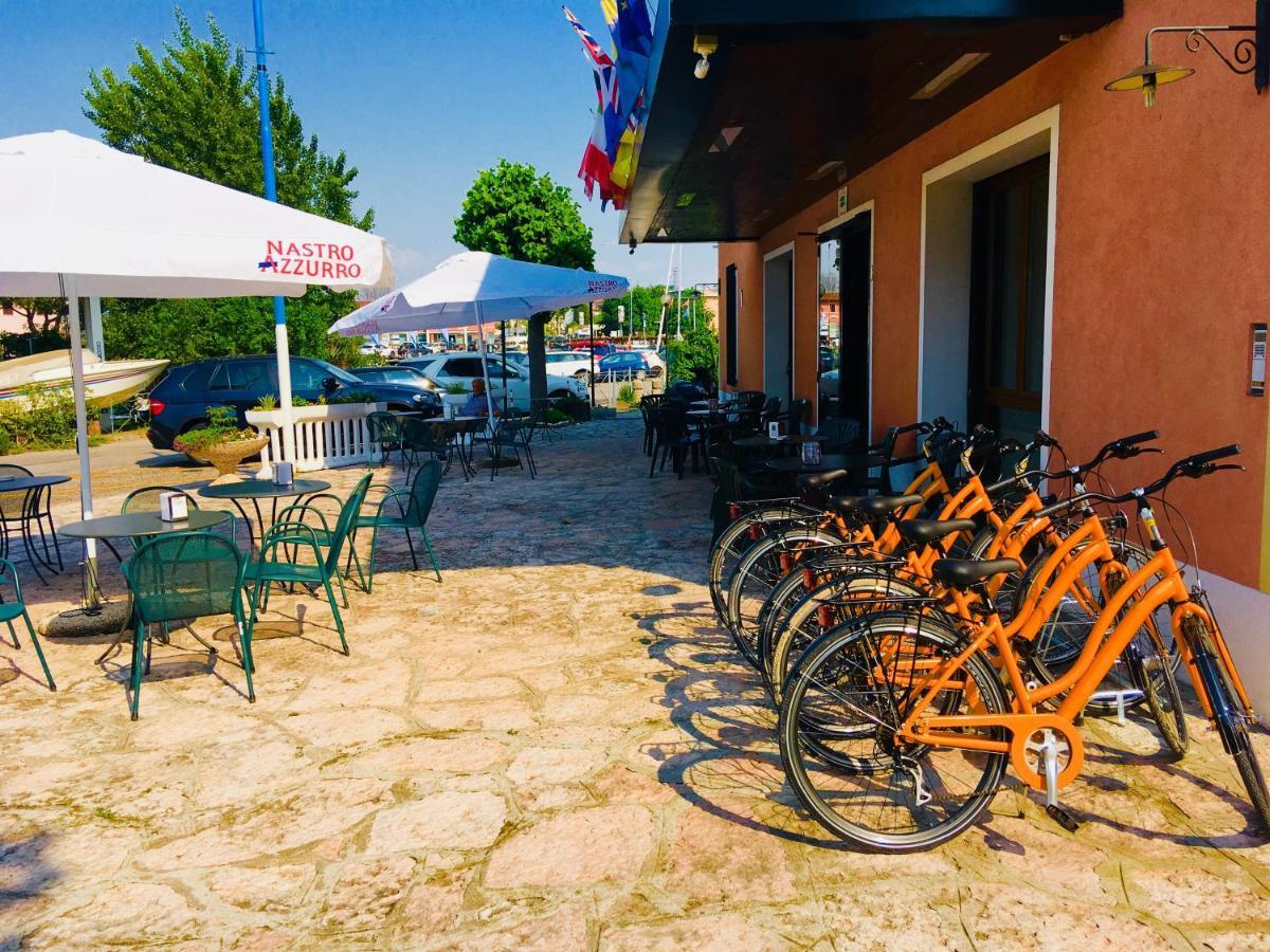 Hotel Johnson Peschiera del Garda Bagian luar foto